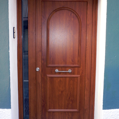 Porta Entrada 1 fulla amb fixe 