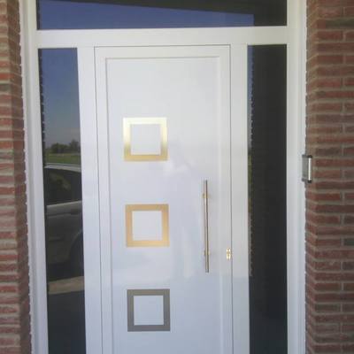 Puerta de entrada vivienda