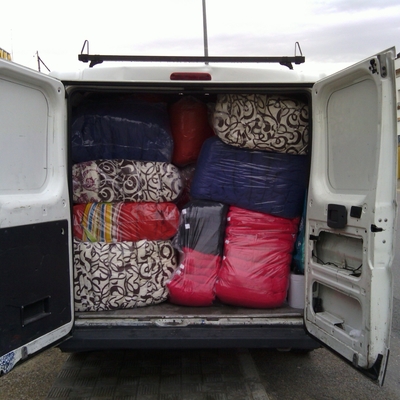 Portes desde una fábrica de cojines