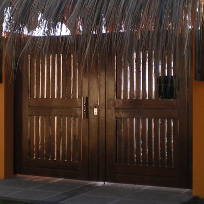 portón exterior