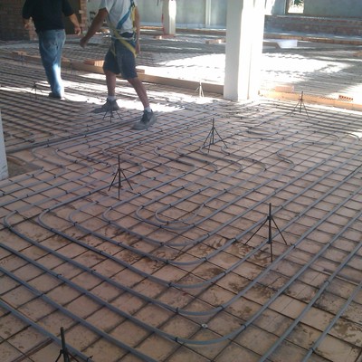 PREPARACIÓN SUELO RADIANTE CENTRO SOCIAL