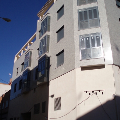 PROMOCIÓN 39 VIVIENDAS + LOCALES + GARAJES Y TRASTEROS