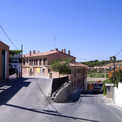 Proyecto, dirección y ejecución de edificio de 7 viviendas, locales, trasteros y garaje.
