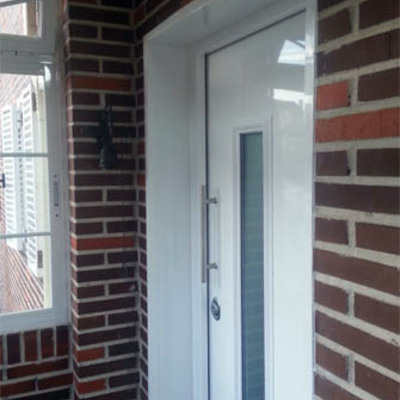 Puerta Acorazada G3 con cristal blindado.