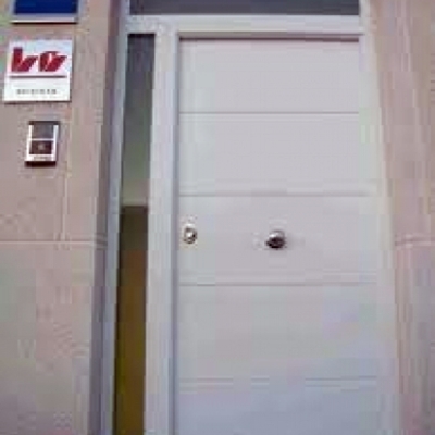 PUERTA ACORAZADA PVC BLANCA 