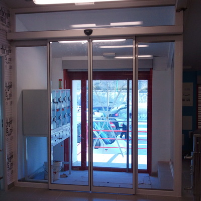 Puerta automática cristal