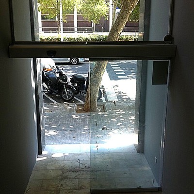 Puerta automática de una hoja