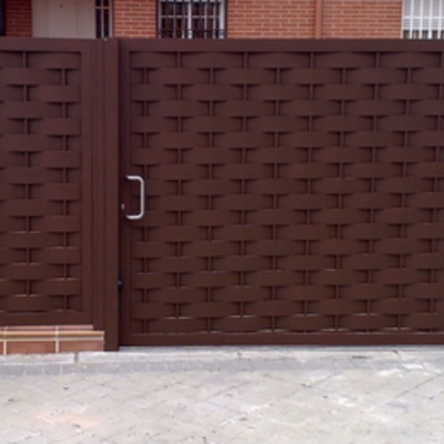 PUERTA BATIENTE UNA HOJA Y PEATONAL