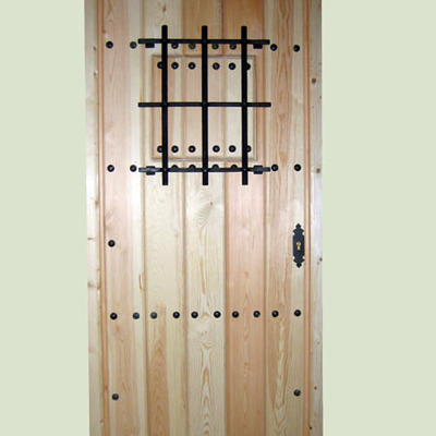 PUERTA CON VENTANILLO