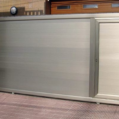 Puerta corredera de aluminio 