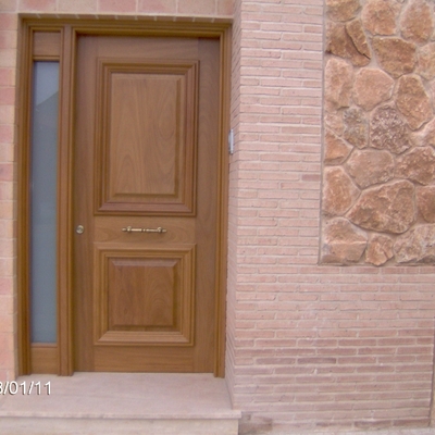 Puerta de calle entrada a la vivienda