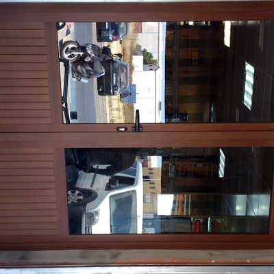 Puerta de entrada a comercio