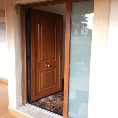 Puerta de entrada en PVC