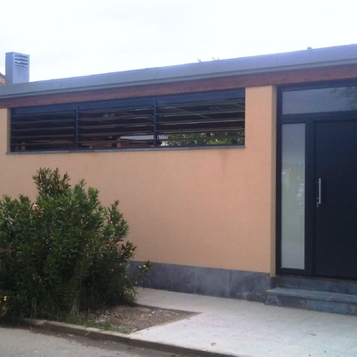 Puerta de entrada y enrrollable