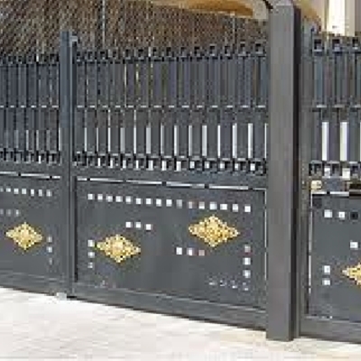 PUERTA DE GARAJE EN CALLE AVILA