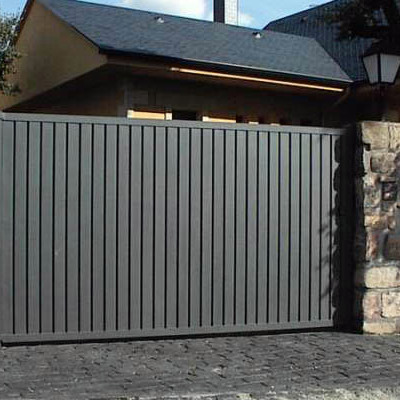 Puerta de garaje para urbanización