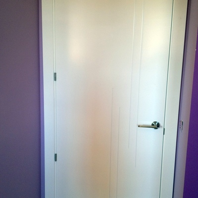 Puerta de paso. Lacada.