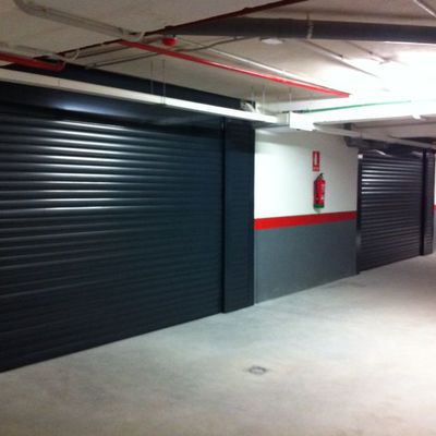 PUERTA ENROLLABLE ALUMINIO RAL 6009 VERDE