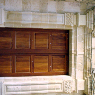 Puerta entrada iglesia