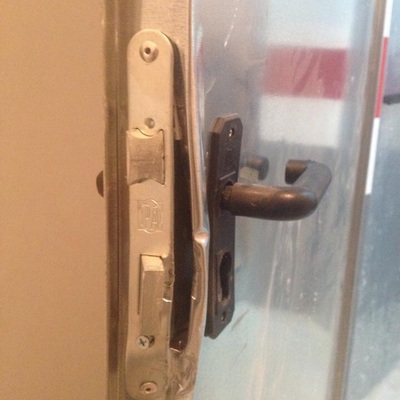 Puerta forzada por robo