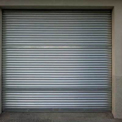 PUERTA METÁLICA ENROLLABLE
