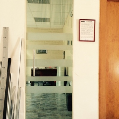 PUERTA TEMPLADA OFICINA