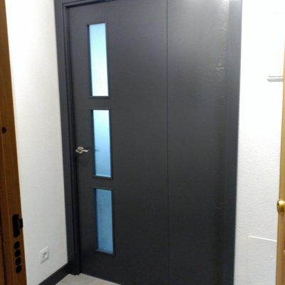 PUERTA PLEGABLE CERRADA