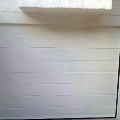 puerta seccional blanco