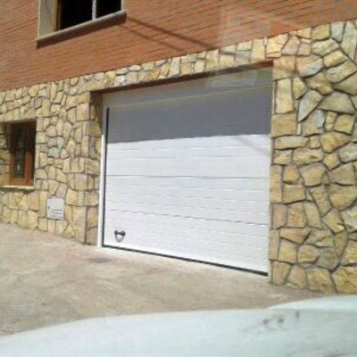 puerta secconal en blanco