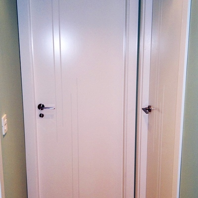 Puertas de paso. Lacadas.