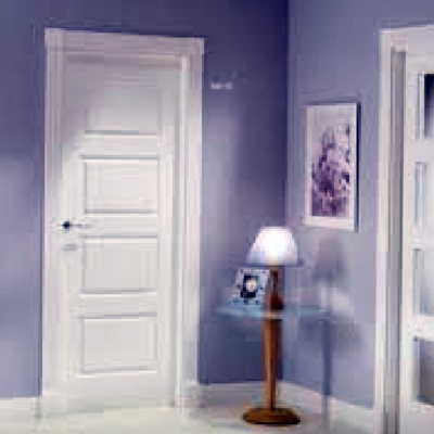 PUERTAS INTERIORES LACADAS EN BLANCO