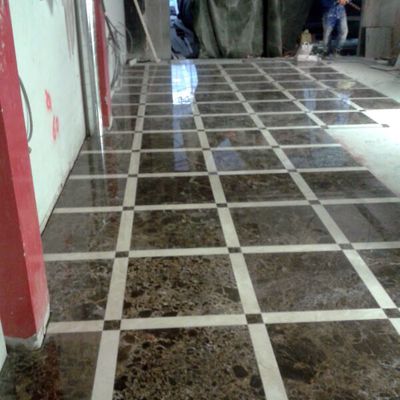 PUESTA DE MÁRMOL EN CAFETERÍA