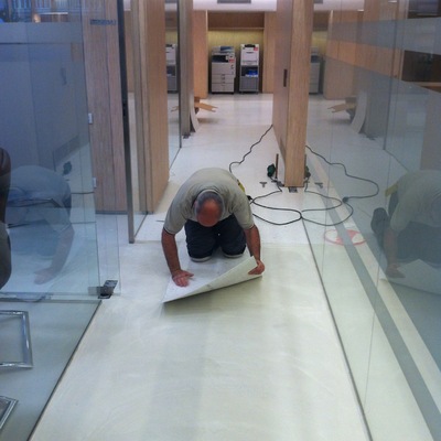 PVC blanco en losetas