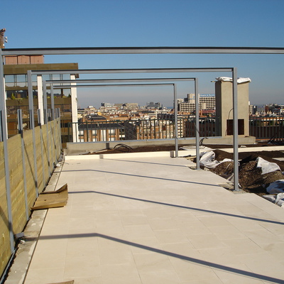 REALIZACIÓN ZONA PÉRGOLA CÉSPED