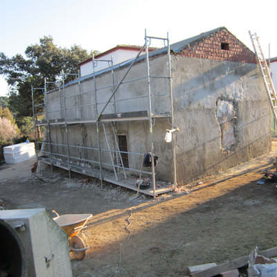 Reconstrucción de casa de campo.