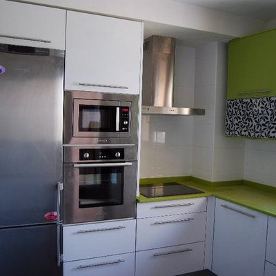 Reforma cocina, muebles en blanco