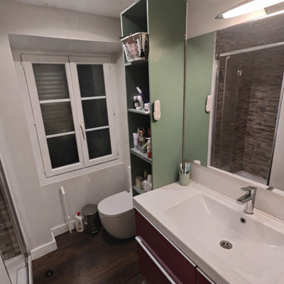 Reforma Completa y final del baño pequeño en hendaya