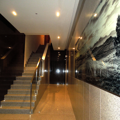 Reforma de portal en edificio de viviendas en Nájera