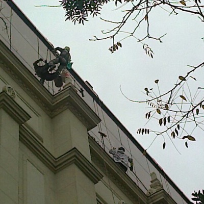 REHABILITACION DE FACHADA CON DESCUELGUE