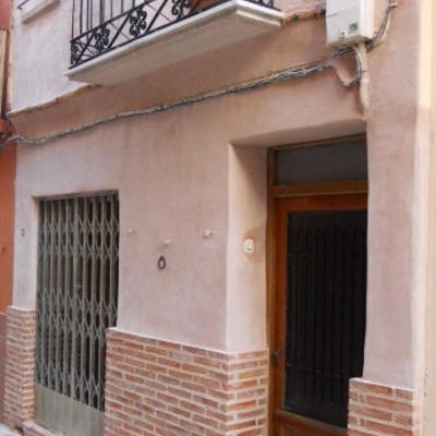 Rehabilitación de fachada con Yeso de Albarracín