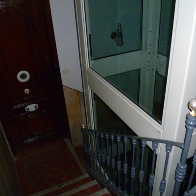 Rehabilitamos su edificio con un nuevo ascensor.