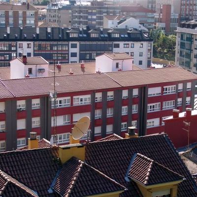 Renovacion de tejado y fachada en Candas ( C/ Carlos Albo 10 ,12 y 14)