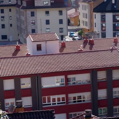 Renovacion de tejado y fachada en Candas ( C/ Carlos Albo 10 ,12 y 14)