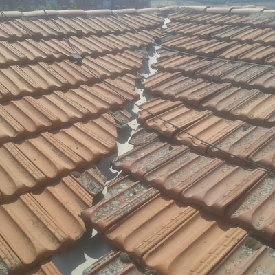 Reparación de tejas en mal estado