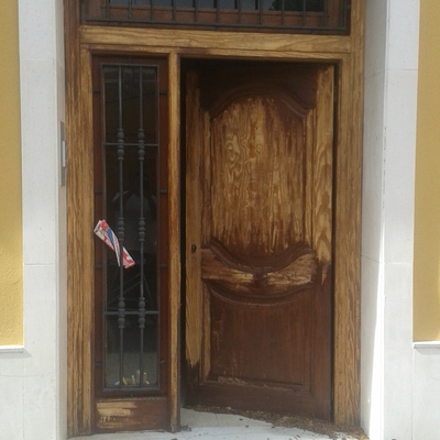 RESTAURACION DE PUERTA EN MAL ESTADO