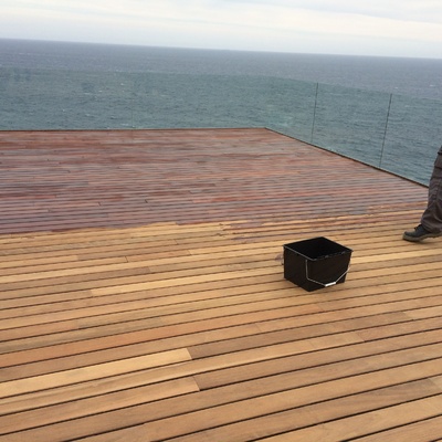 Restauración y mantenimiento de parquet interior y exterior
