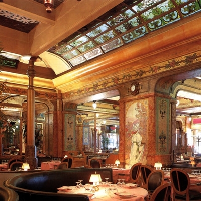 RESTAURANTE MODERNISTA