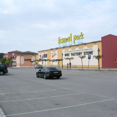 Revestimiento de fachada Centro Comercial Festival Park