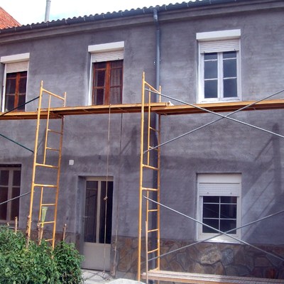 revestimiento de fachada interior de casa antigua