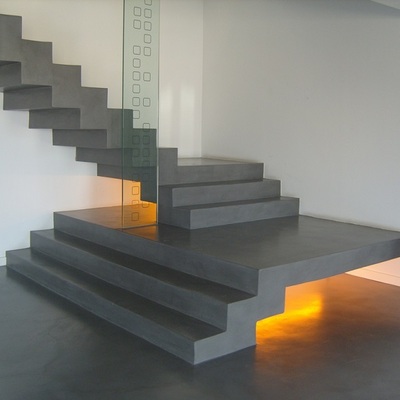 revestimientos cementosos en suelos y escalera 
